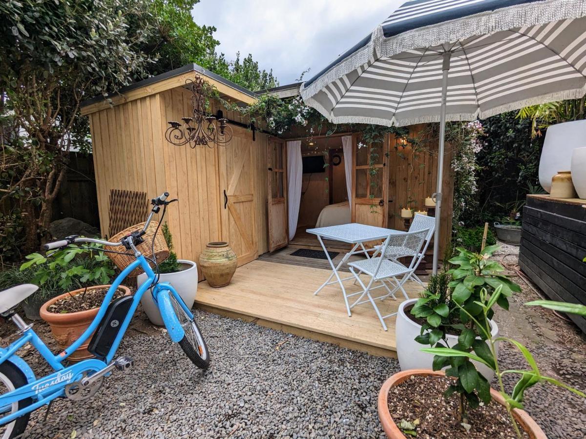 Piccola Casa Fiorita Hotel Mount Maunganui Bagian luar foto