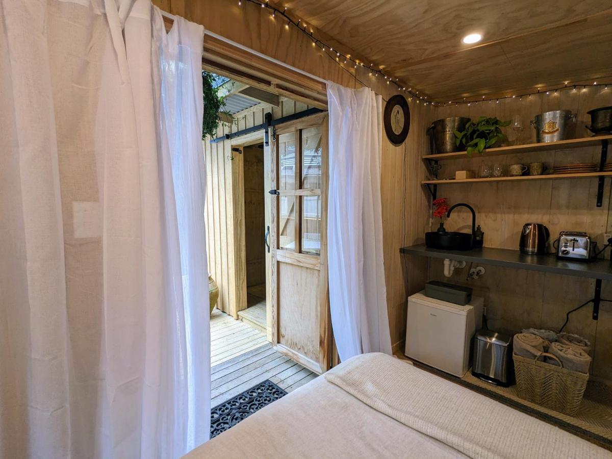 Piccola Casa Fiorita Hotel Mount Maunganui Bagian luar foto