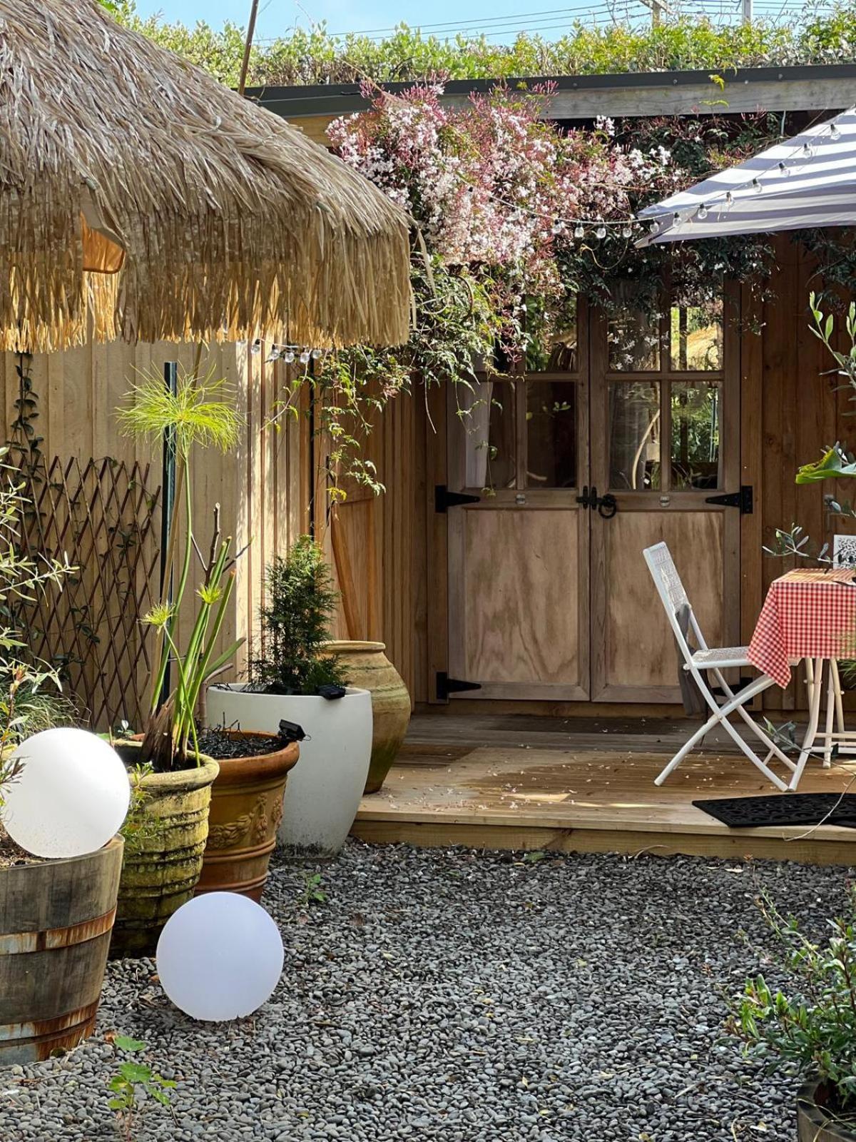 Piccola Casa Fiorita Hotel Mount Maunganui Bagian luar foto